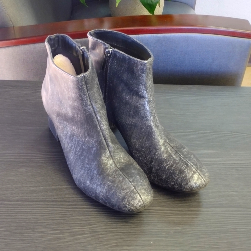 C Est 1946 Charcoal Gray Shimmer Booties 9